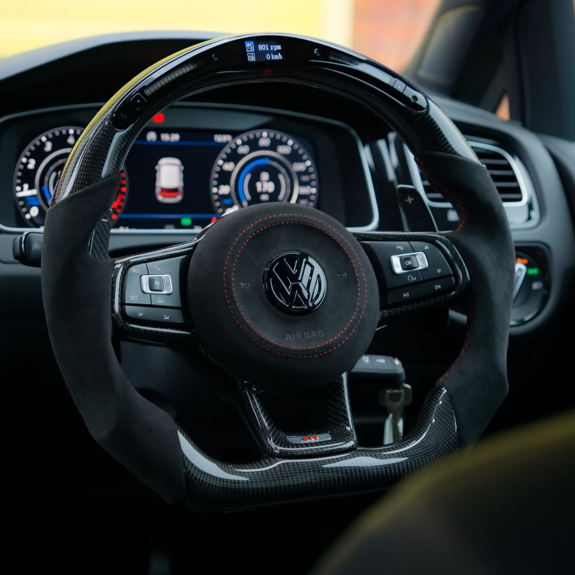 VW Golf MK7 / 7.5 R / GTI Led Display Carbon Steering Wheel